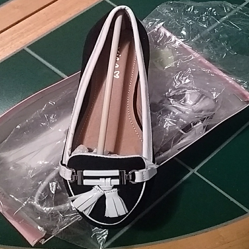 Shoes - Picture 2 of 2